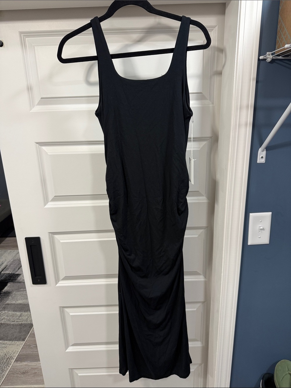 Good American Women's Ruched Square Neck Midi Dress